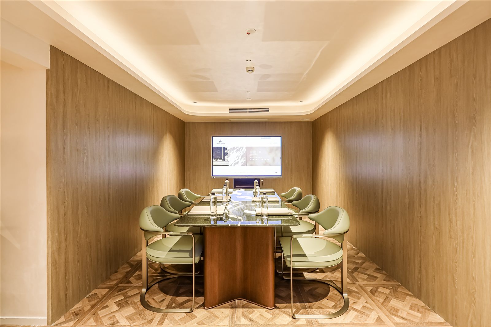 H+ Restaurant